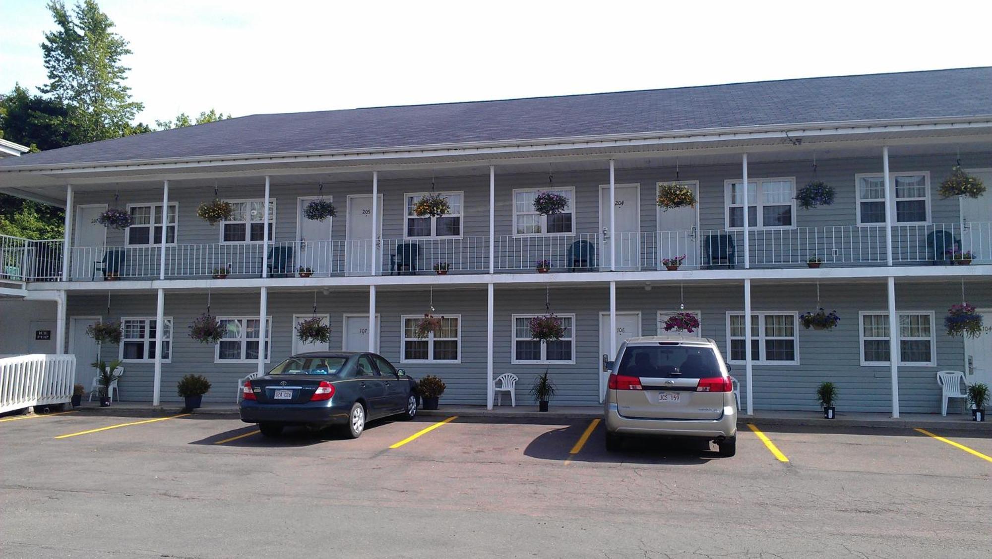 מונקטון Midtown Motel & Suites מראה חיצוני תמונה