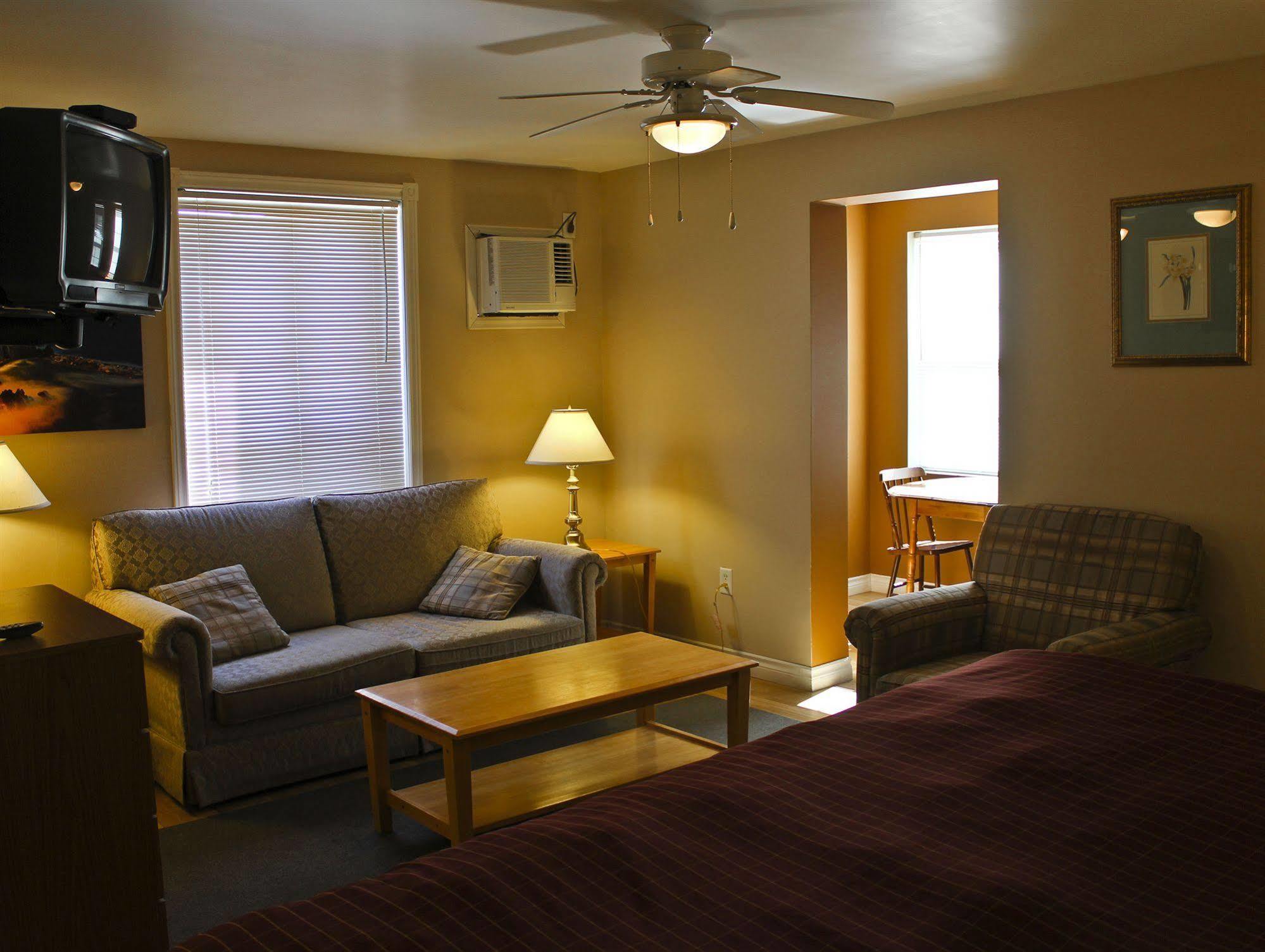 מונקטון Midtown Motel & Suites מראה חיצוני תמונה