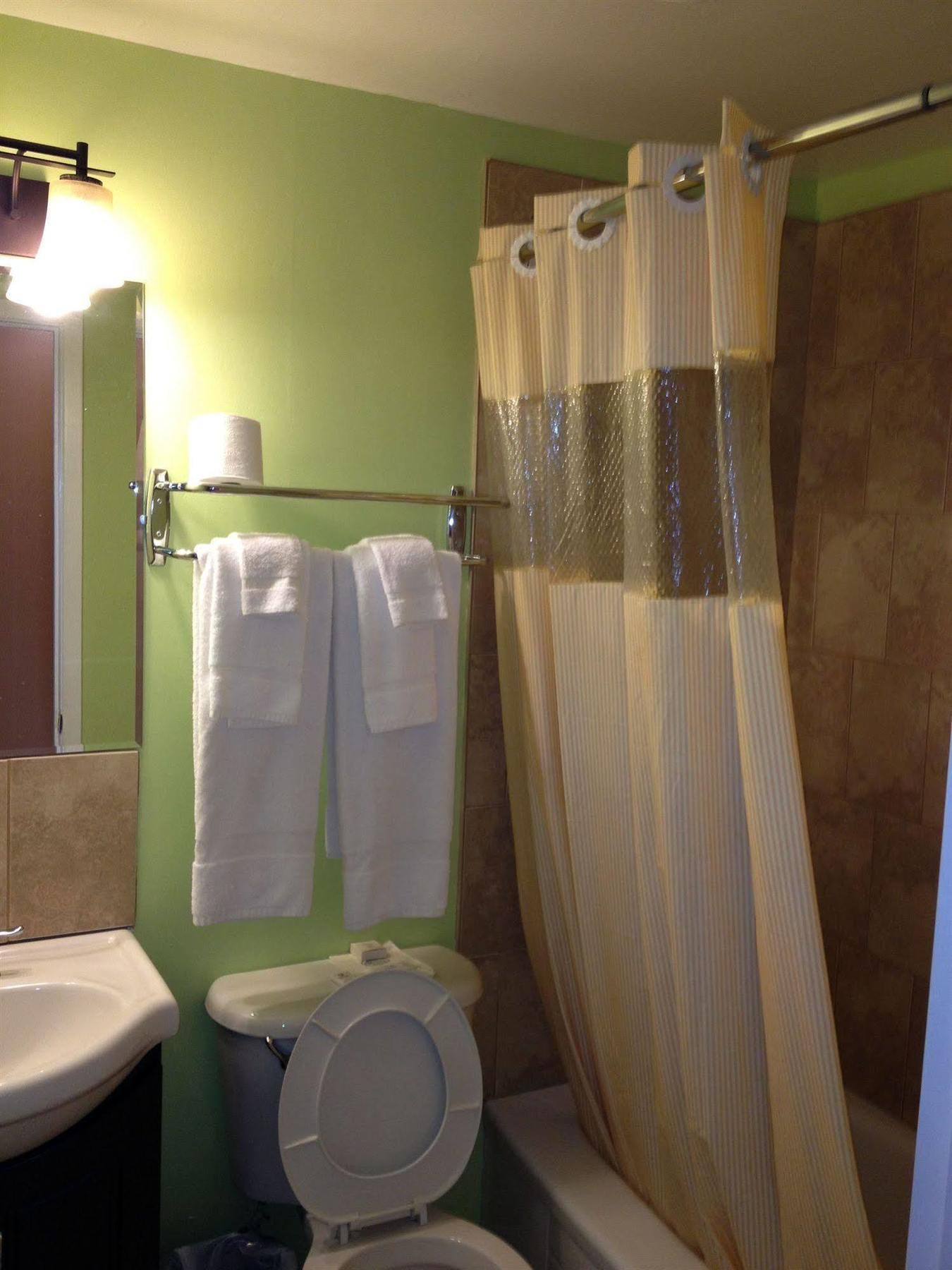 מונקטון Midtown Motel & Suites מראה חיצוני תמונה