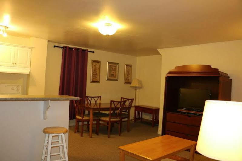 מונקטון Midtown Motel & Suites מראה חיצוני תמונה