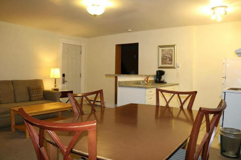 מונקטון Midtown Motel & Suites מראה חיצוני תמונה